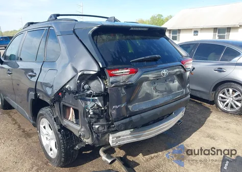 2019 Toyota Rav4 Xle from USA, damaged, VIN 2T3W1RFV8KW004648